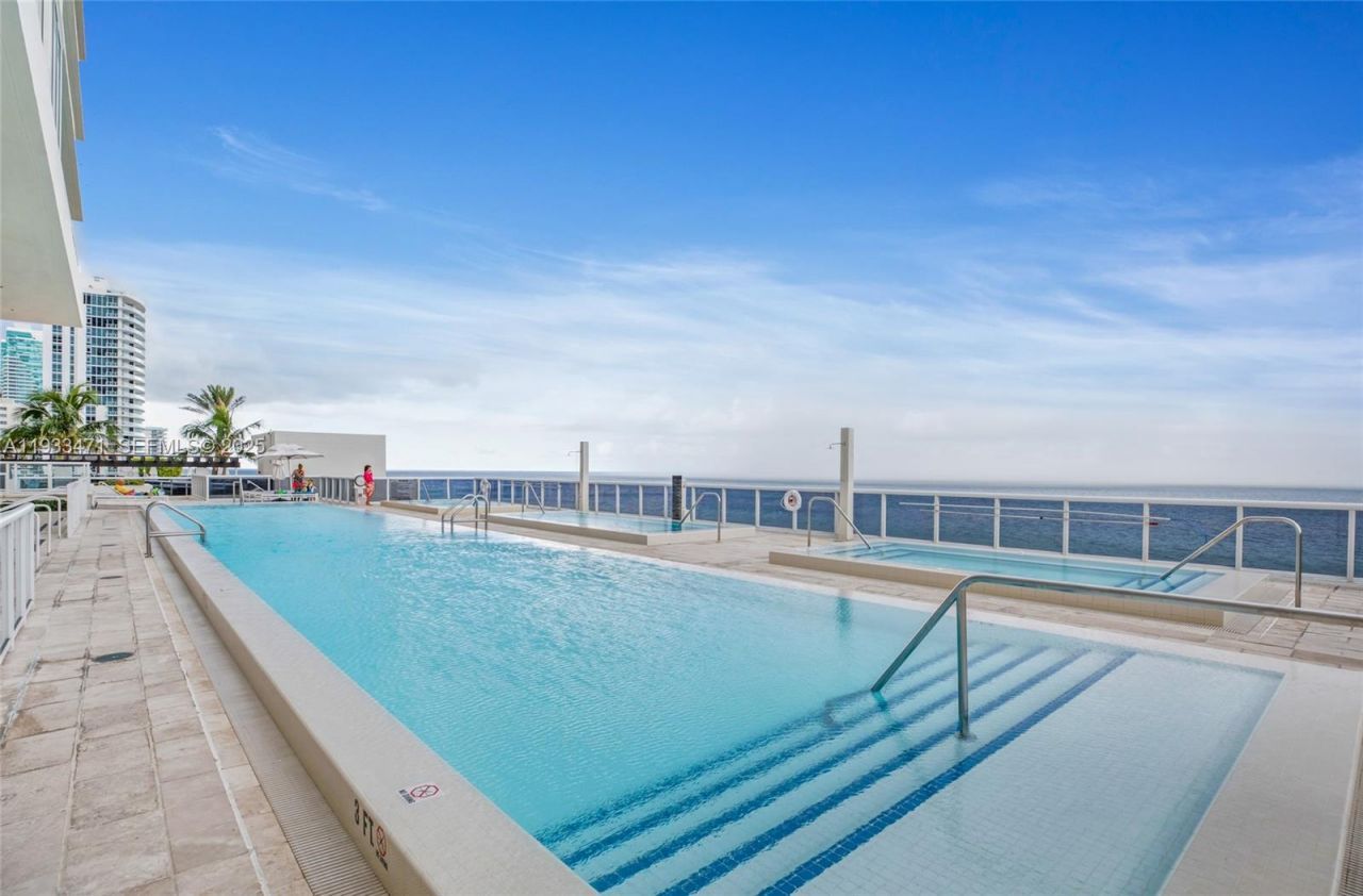 1830 S Ocean Dr, Unit 4707, Hallandale Beach, FL 33009 Photo