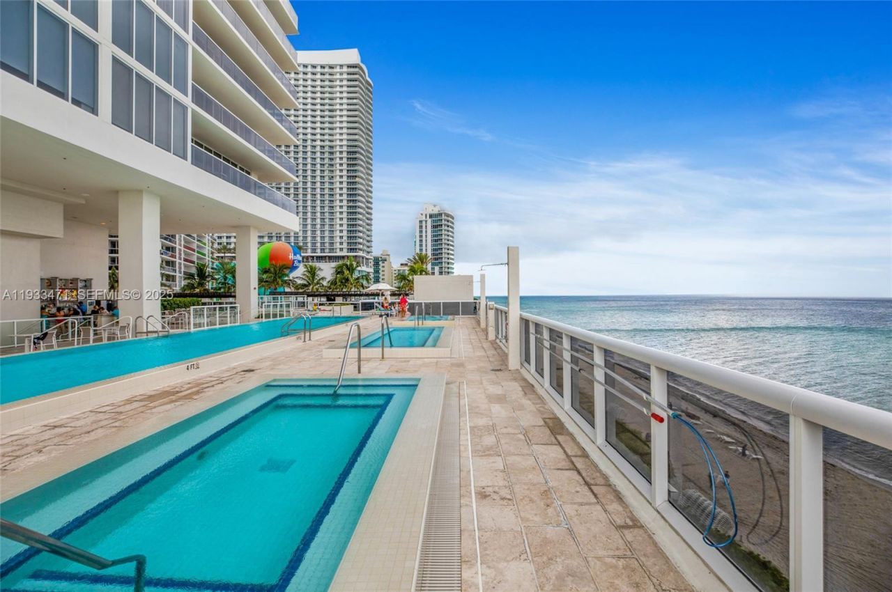 1830 S Ocean Dr, Unit 4707, Hallandale Beach, FL 33009 Photo
