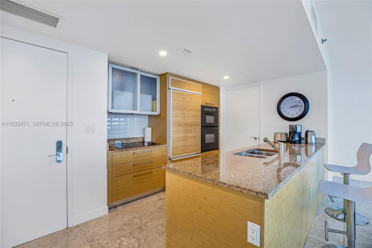 1830 S Ocean Dr, Unit 4707, Hallandale Beach, FL 33009 Photo