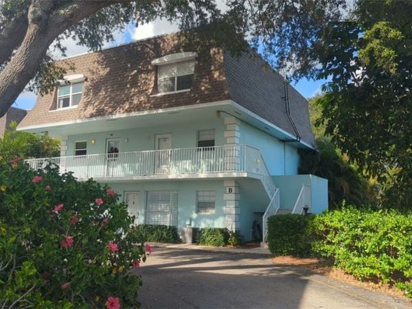 1901 Indian River Boulevard, Unit 201B, Vero Beach, FL 32960