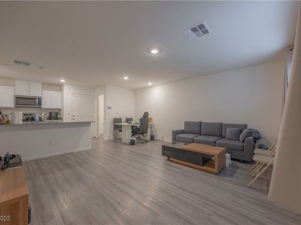 4841 Wine Ridge Avenue, Las Vegas, NV 89141