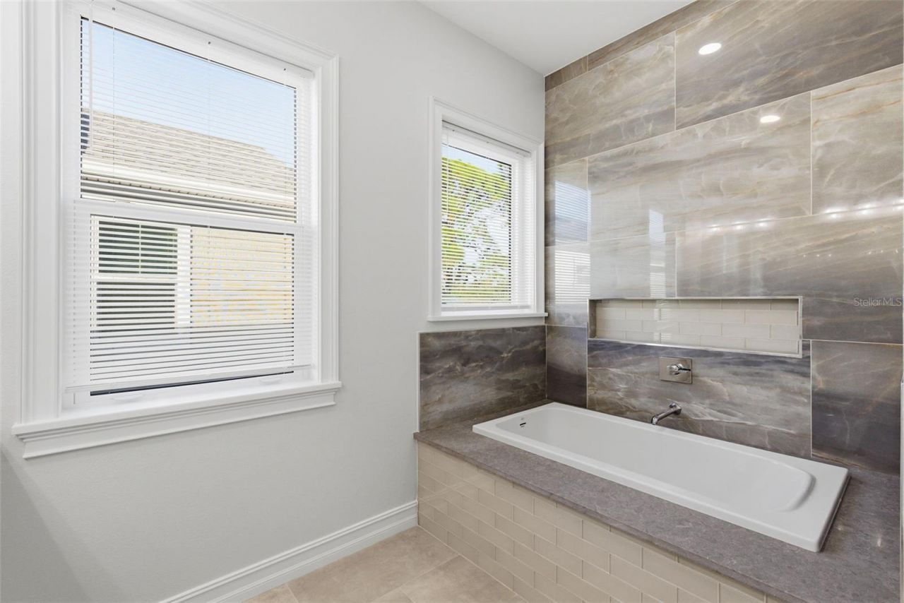 3829 71st Street N, Saint Petersburg, FL 33709 Photo