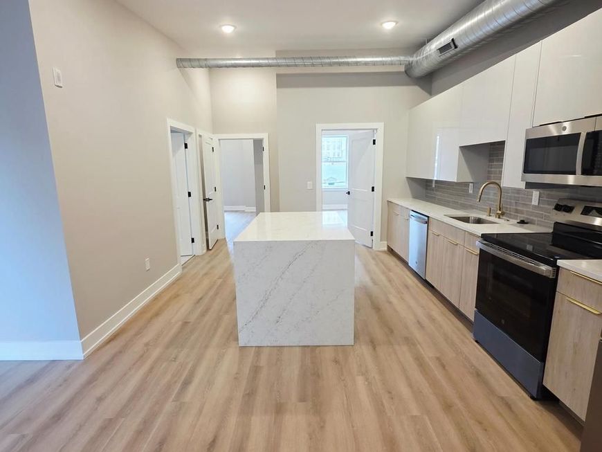 714 Chestnut Street, Unit 6, Philadelphia, PA 19106 Main Photo