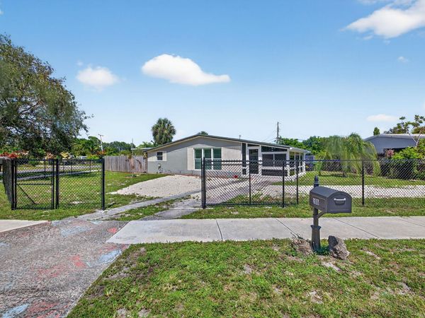 300 SW 25th Ave, Fort Lauderdale, FL 33312