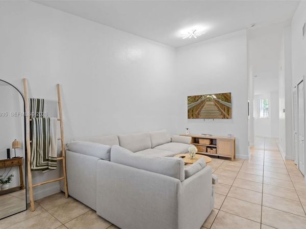 2731 SE 17th Ave, Unit 211, Homestead, FL 33035