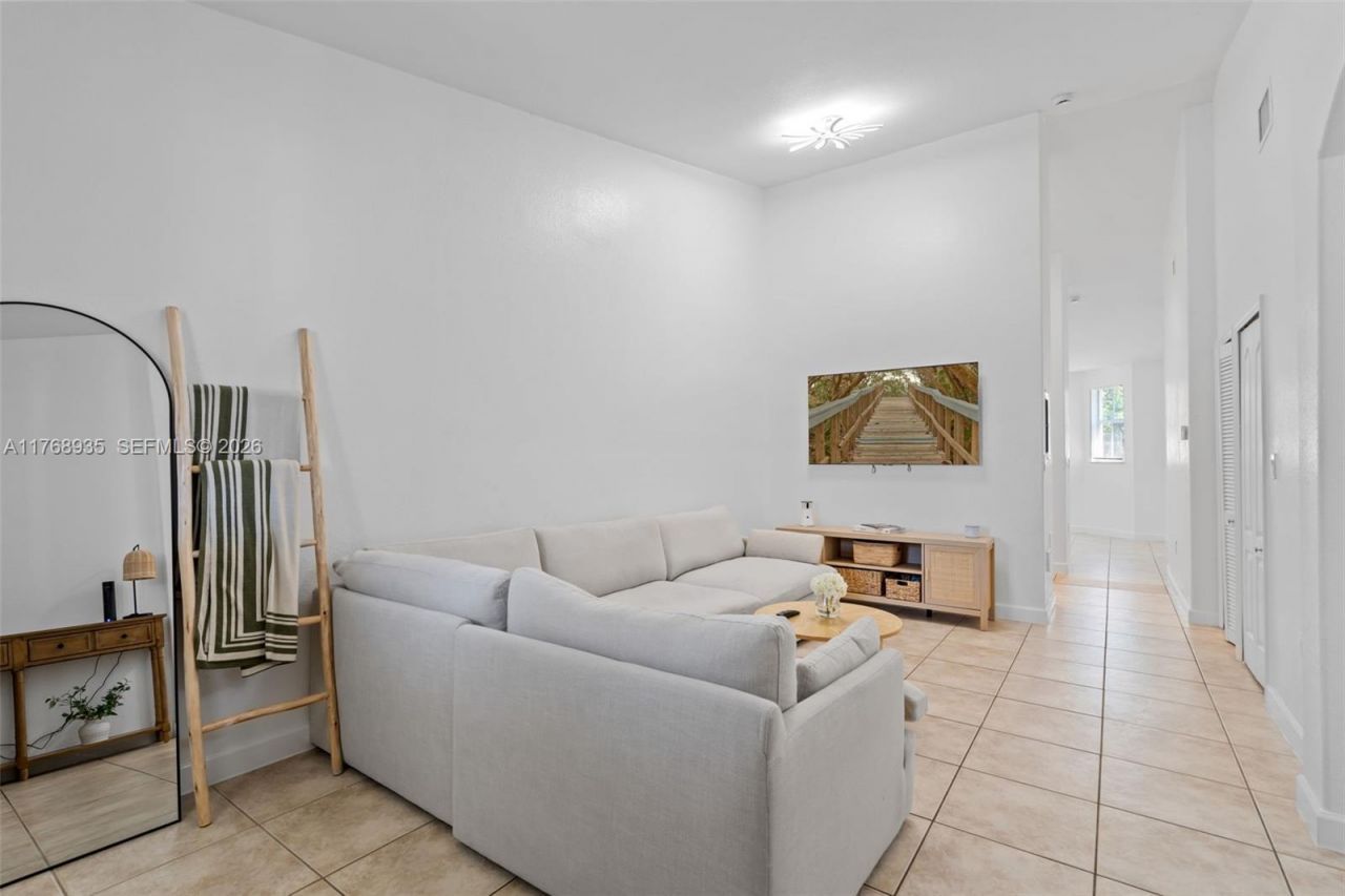 2731 SE 17th Ave, Unit 211, Homestead, FL 33035 Photo