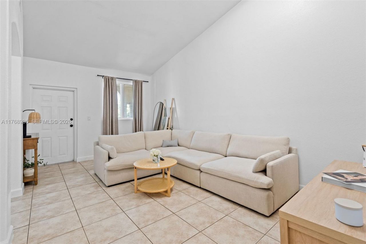 2731 SE 17th Ave, Unit 211, Homestead, FL 33035 Photo