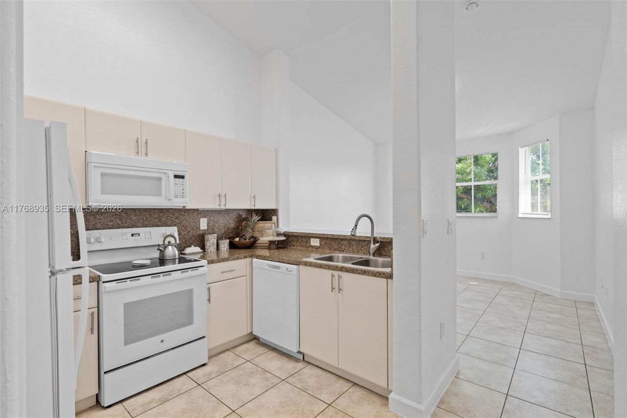 2731 SE 17th Ave, Unit 211, Homestead, FL 33035 Photo