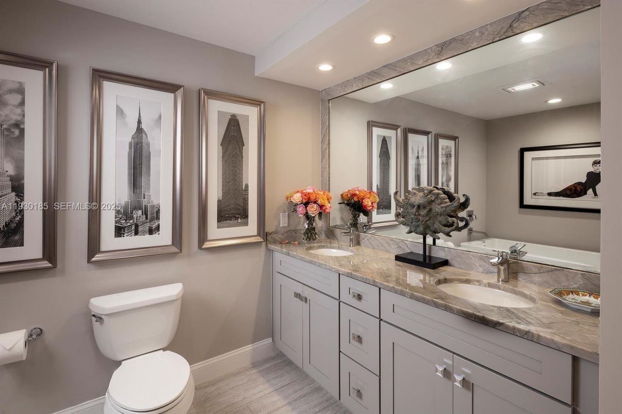 2450 Presidential Way, Unit PH7, West Palm Beach, FL 33401 Photo