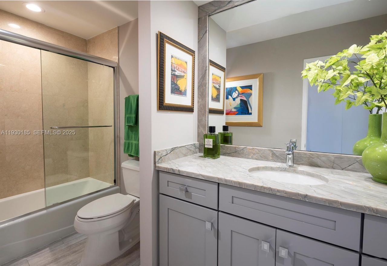 2450 Presidential Way, Unit PH7, West Palm Beach, FL 33401 Photo