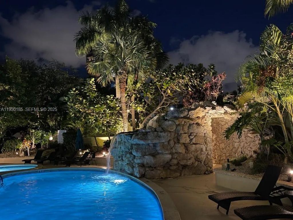 2450 Presidential Way, Unit PH7, West Palm Beach, FL 33401 Photo