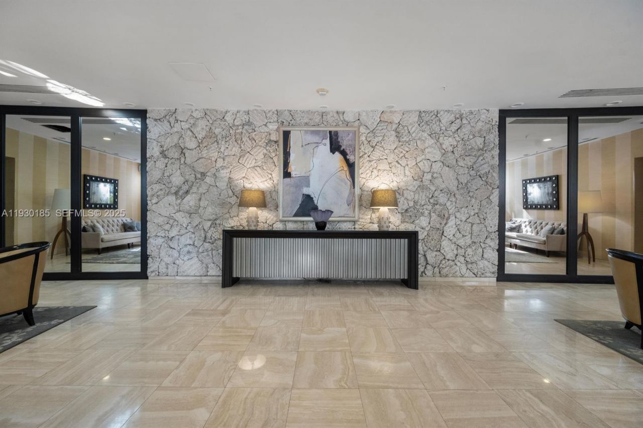 2450 Presidential Way, Unit PH7, West Palm Beach, FL 33401 Photo