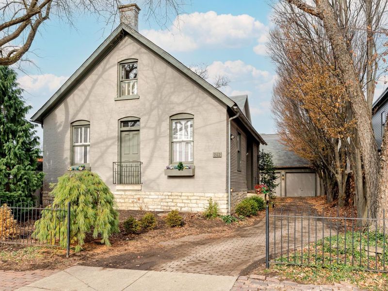 242 E Sycamore Street, Columbus, OH 43206 Photo 2