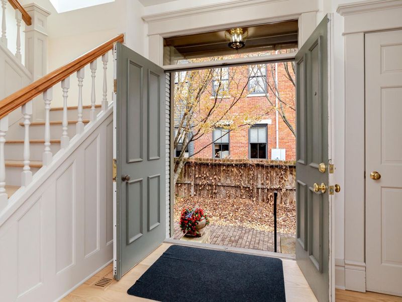 242 E Sycamore Street, Columbus, OH 43206 Photo 5