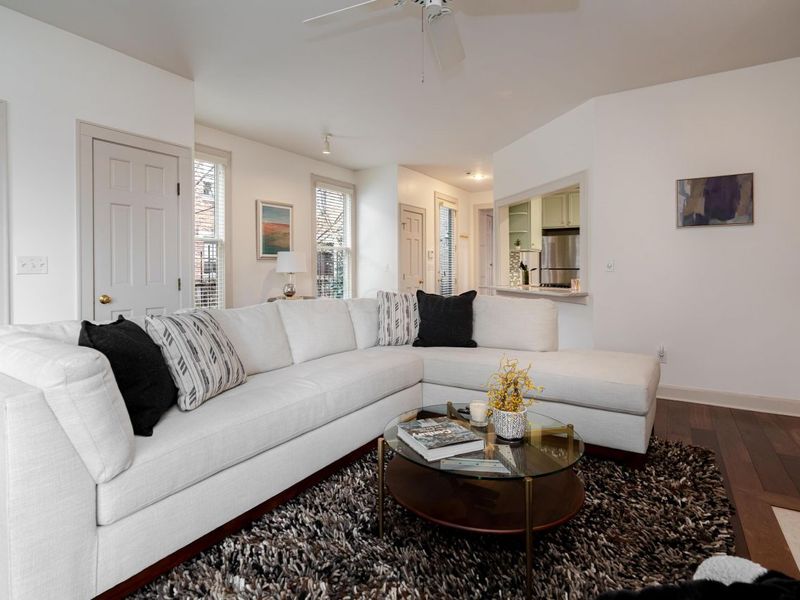 242 E Sycamore Street, Columbus, OH 43206 Photo 8