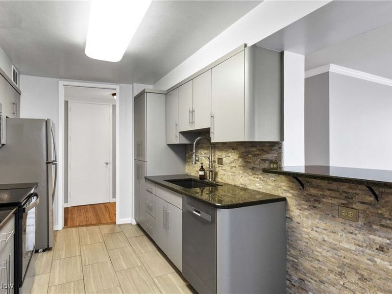 12700 Lake Avenue, Unit 806, Lakewood, OH 44107 Photo 6