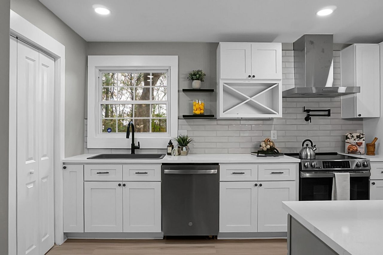 1820 Meadowlawn Drive Photo 9