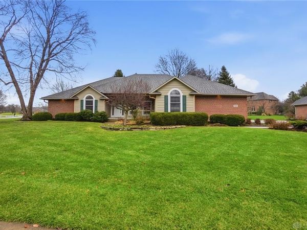4254 Sarahs Way, Sugarcreek Township, OH 45440