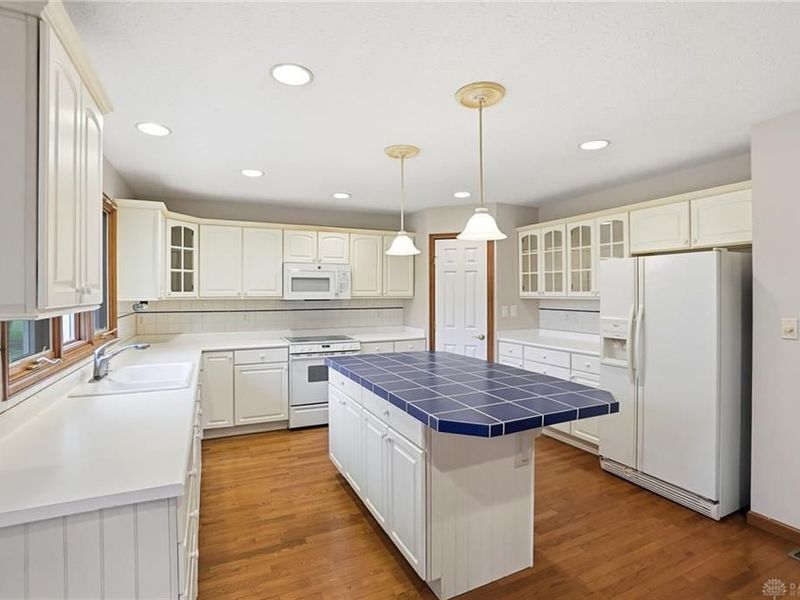 4254 Sarahs Way, Sugarcreek Township, OH 45440 Photo 14