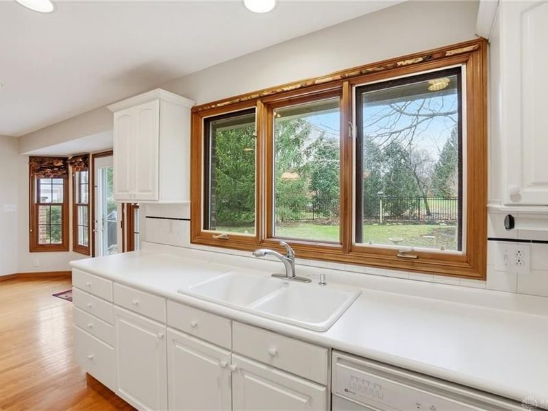 4254 Sarahs Way, Sugarcreek Township, OH 45440 Photo 18