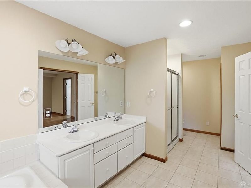 4254 Sarahs Way, Sugarcreek Township, OH 45440 Photo 23