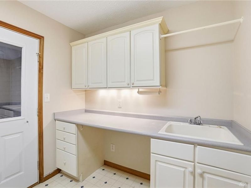 4254 Sarahs Way, Sugarcreek Township, OH 45440 Photo 32