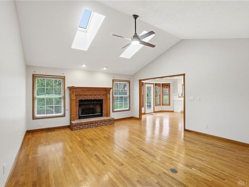 4254 Sarahs Way, Sugarcreek Township, OH 45440 Photo 9