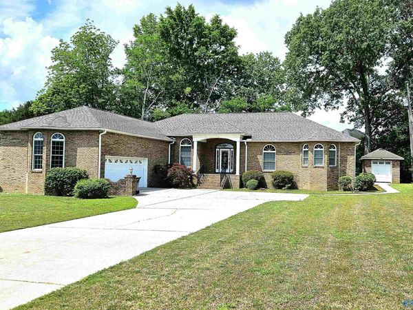 74 Lamon Drive, Decatur, AL 35603