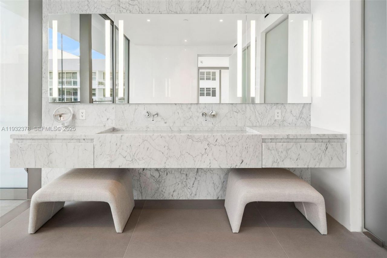 2000 S Ocean Dr , Unit 18B, Hallandale Beach, FL 33009 Photo