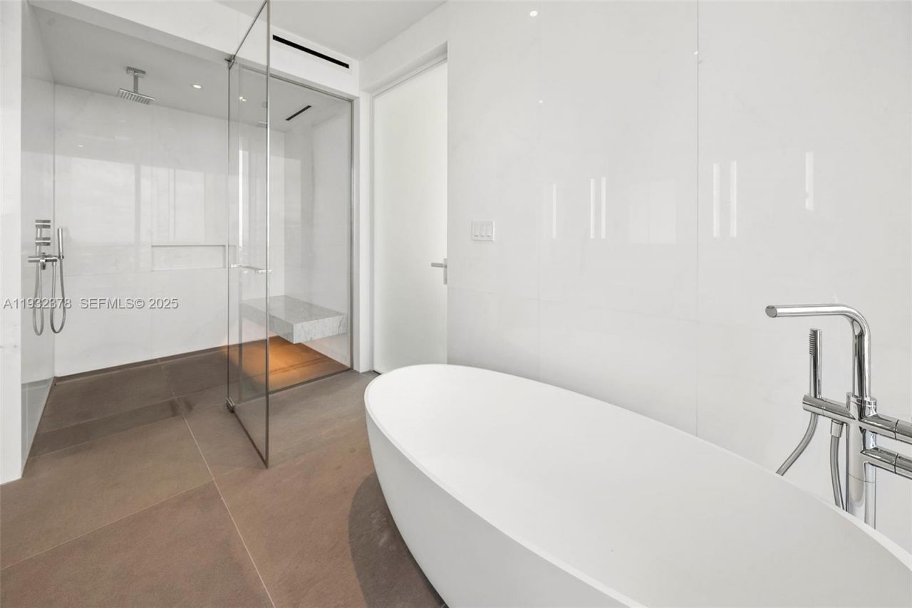 2000 S Ocean Dr , Unit 18B, Hallandale Beach, FL 33009 Photo