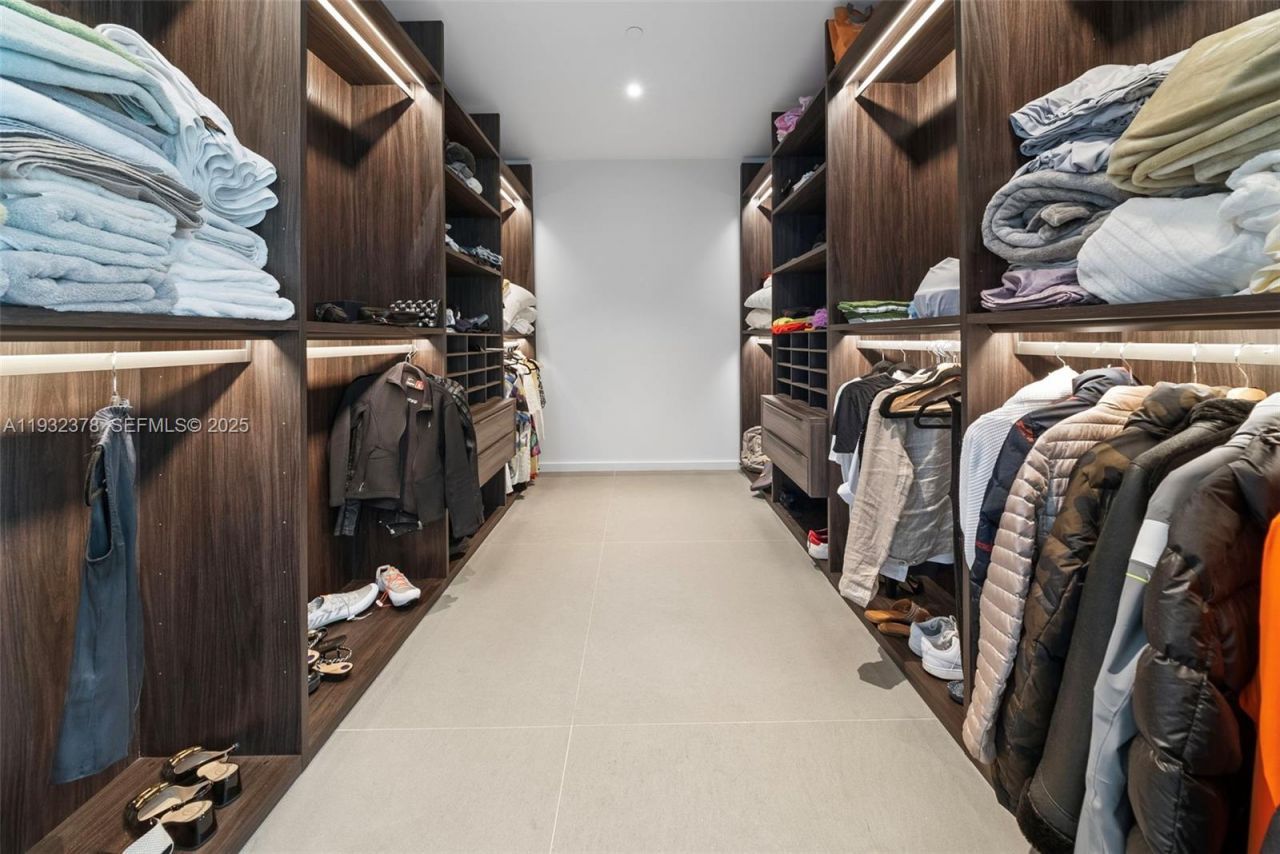 2000 S Ocean Dr , Unit 18B, Hallandale Beach, FL 33009 Photo