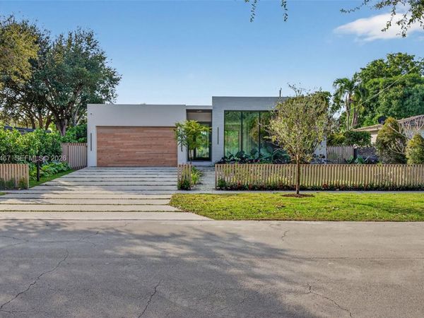 830 Oriole Ave, Miami Springs, FL 33166