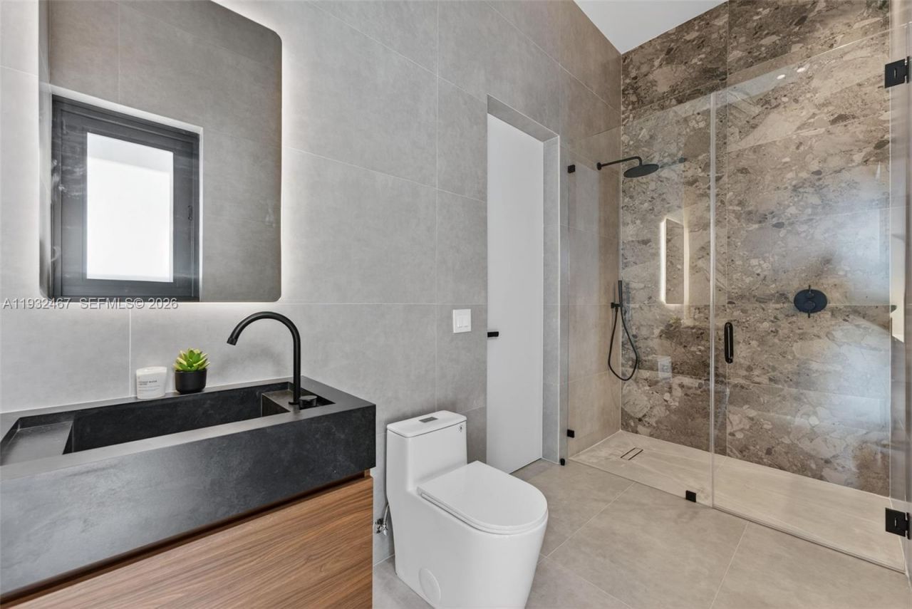 830 Oriole Ave, Miami Springs, FL 33166 Photo