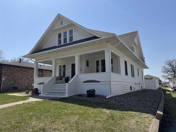 418 Madison St, Remsen, IA 51050