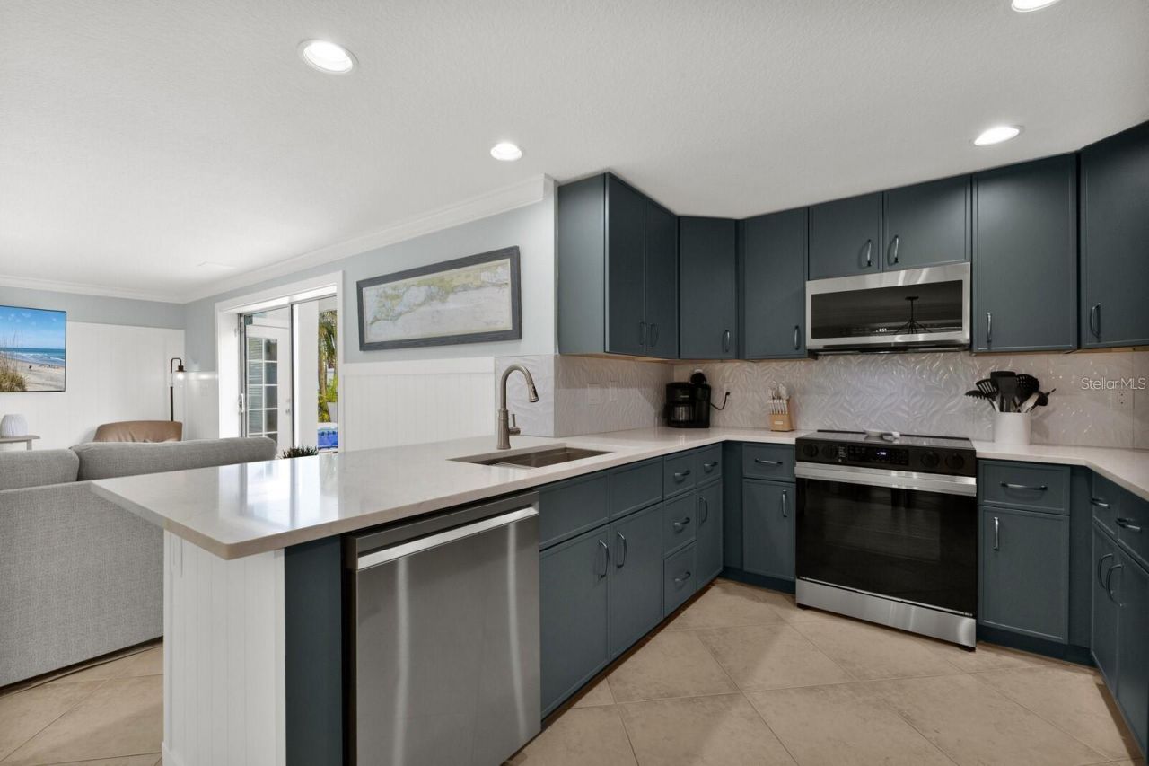 6201 Holmes Boulevard, Holmes Beach, FL 34217 Photo