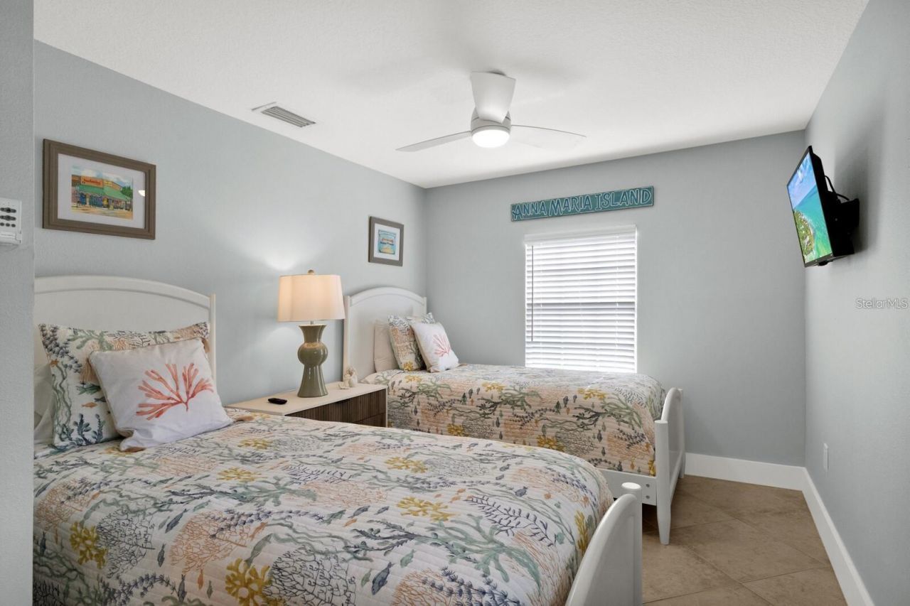 6201 Holmes Boulevard, Holmes Beach, FL 34217 Photo