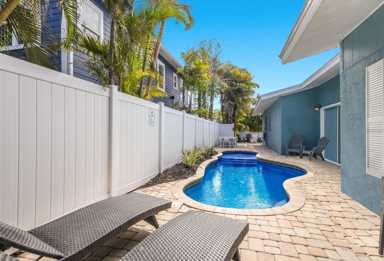 6201 Holmes Boulevard, Holmes Beach, FL 34217 Photo