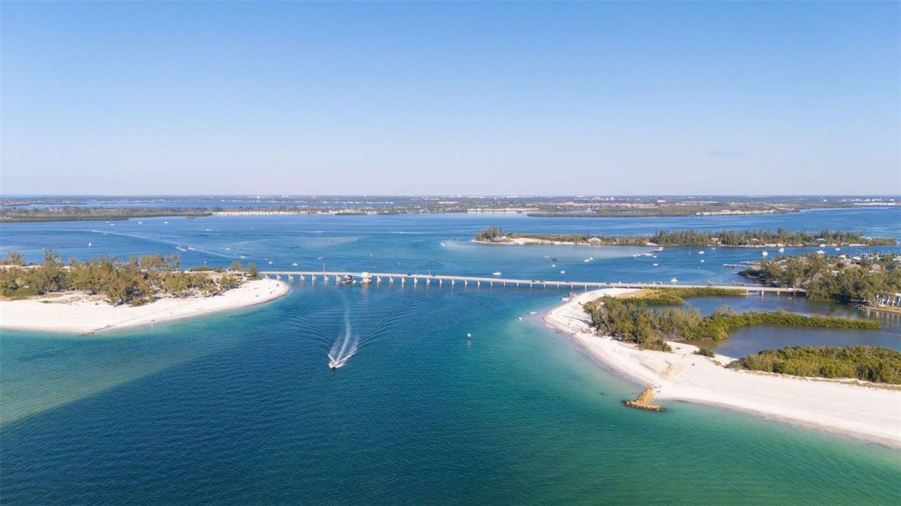 6201 Holmes Boulevard, Holmes Beach, FL 34217 Photo