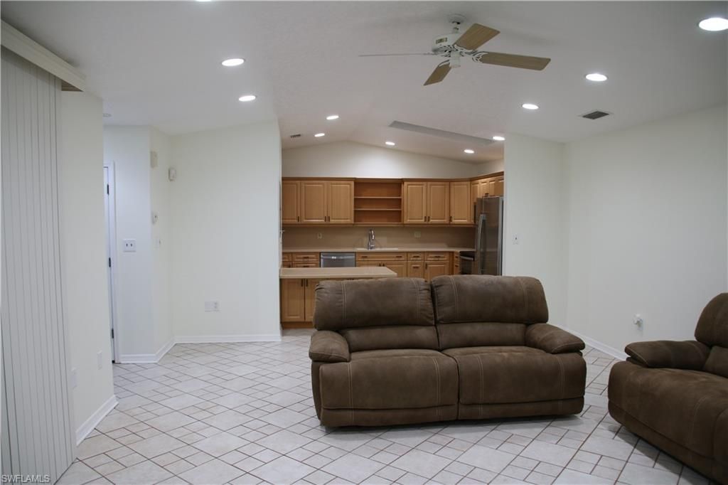 1433 Captains Walk, Unit 18C, Fort Pierce, FL 34950 Photo