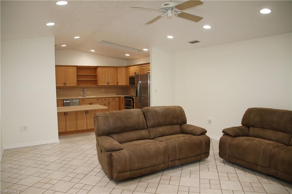 1433 Captains Walk, Unit 18C, Fort Pierce, FL 34950 Photo