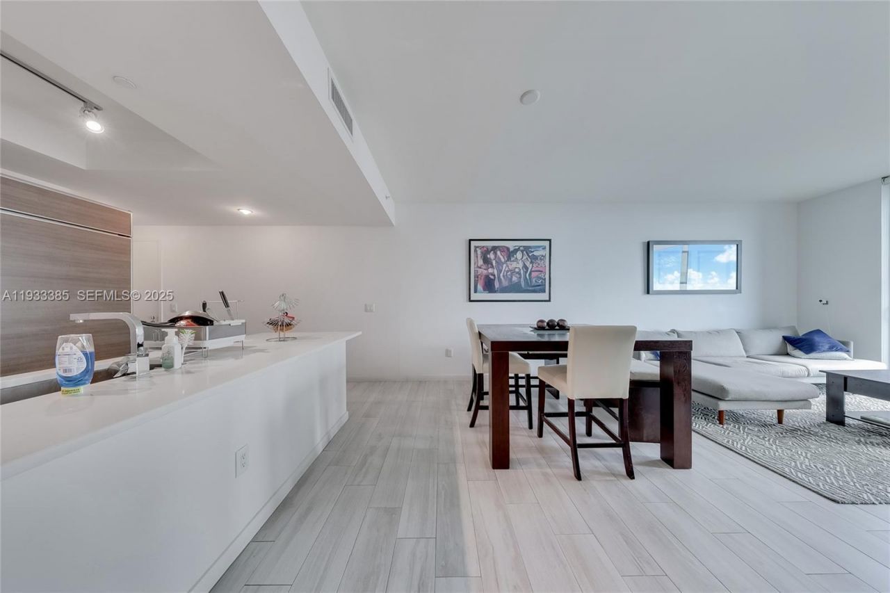 1100 S Miami Ave , Unit 2504, Miami, FL 33130 Photo