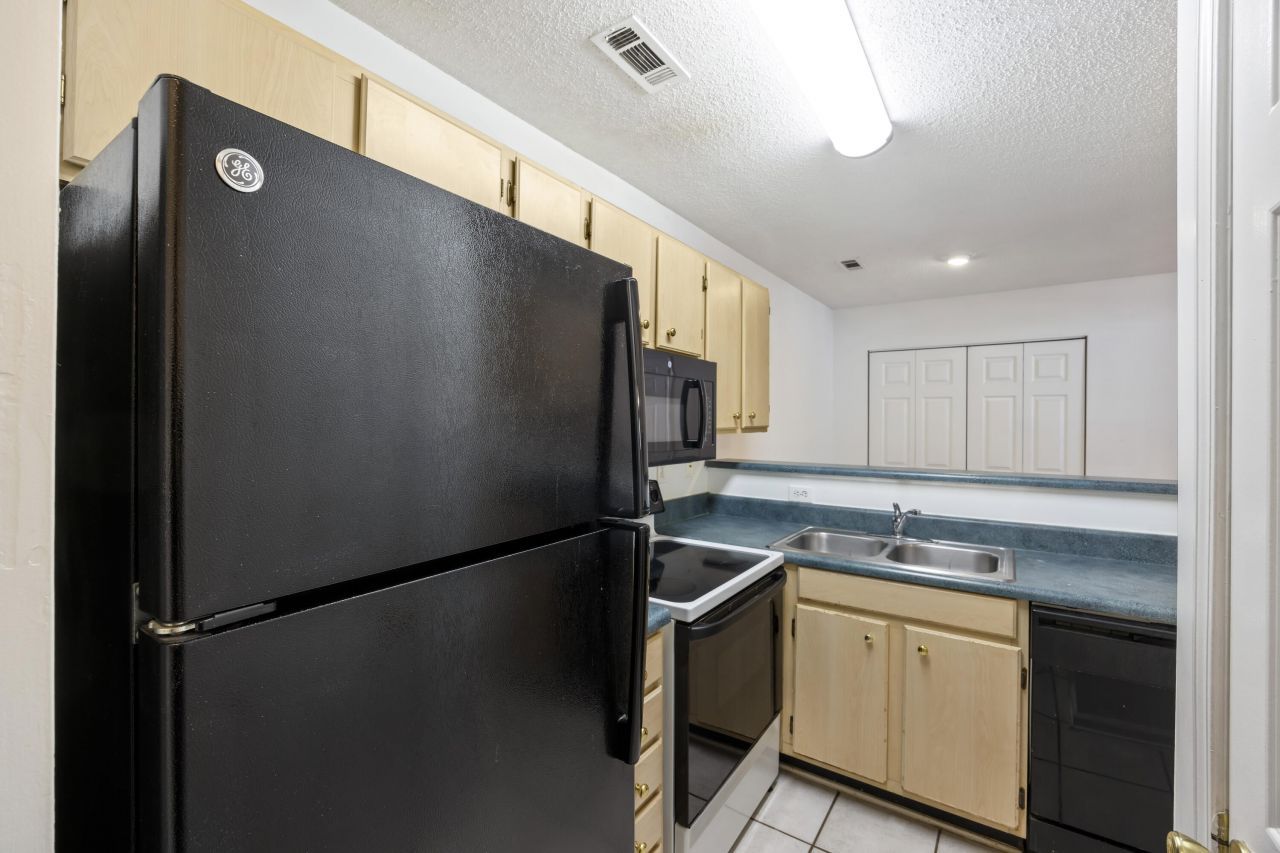 188 Midland Parkway Photo 11