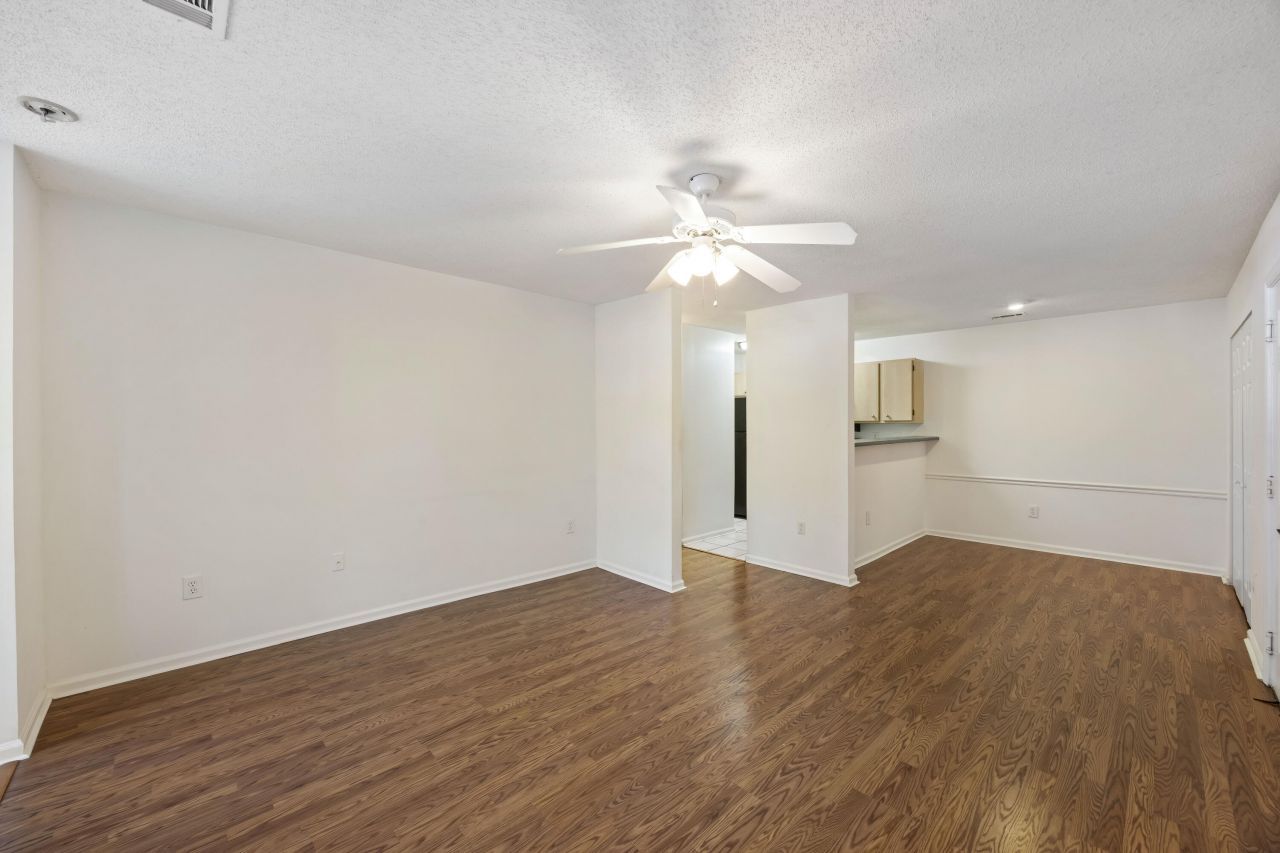 188 Midland Parkway Photo 14