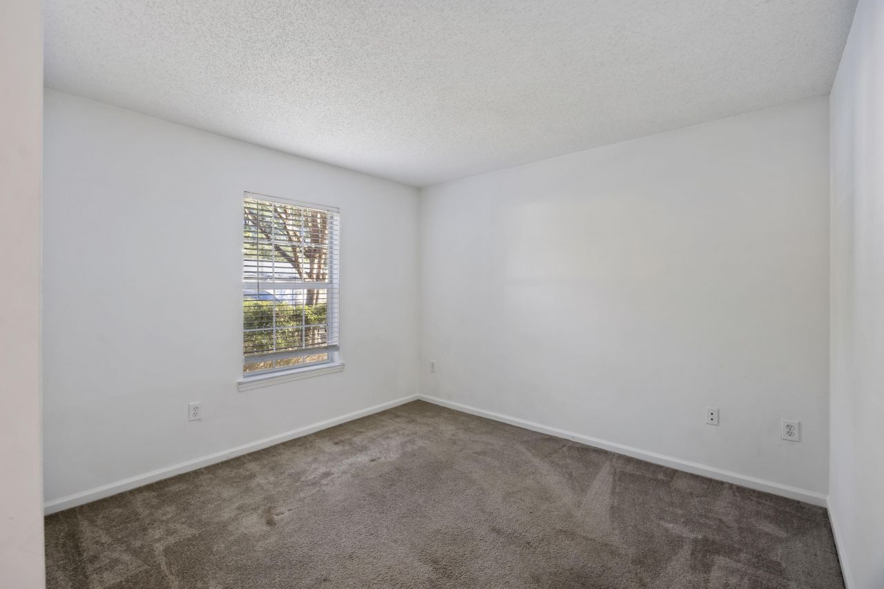 188 Midland Parkway Photo 23