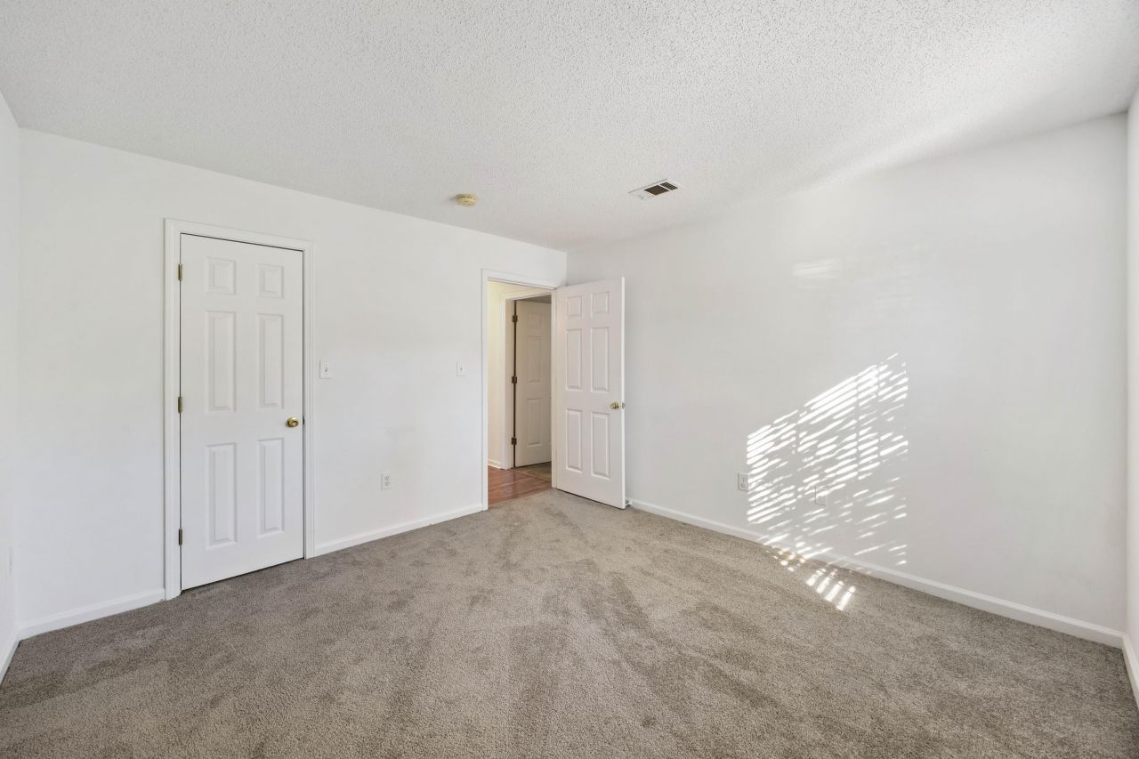 188 Midland Parkway Photo 26