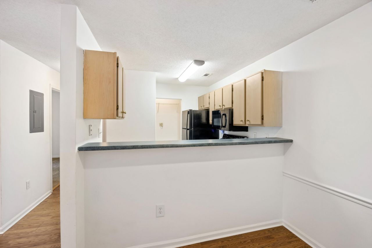 188 Midland Parkway Photo 7