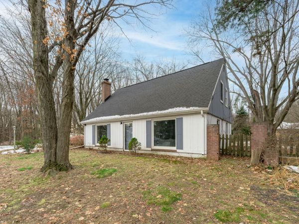 4240 Oakland Drive, Kalamazoo, MI 49008