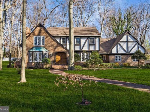 2 ORIOLE WAY, MOORESTOWN, NJ 08057