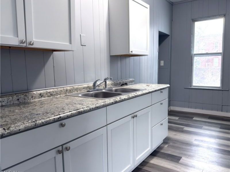 28 Christie Street, Akron, OH 44303 Photo 5