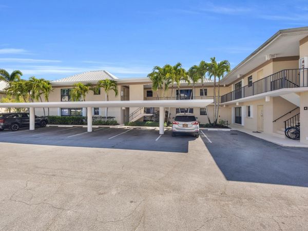 4 SE Turtle Creek Drive, Unit E, Jupiter, FL 33469